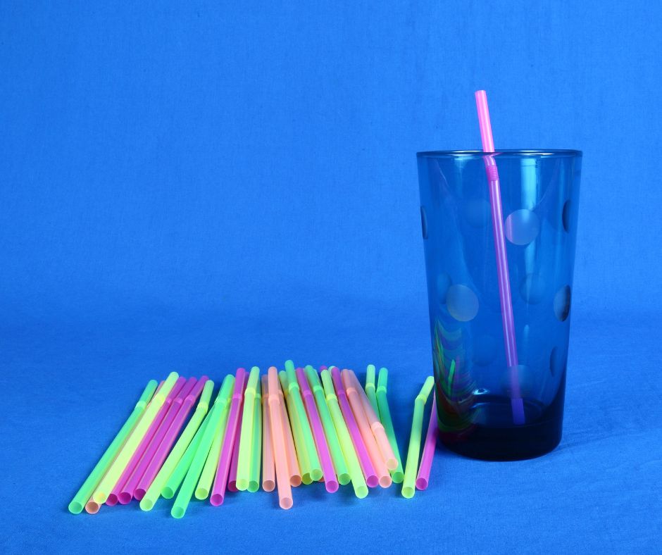 Avoid using plastic straws/glasses